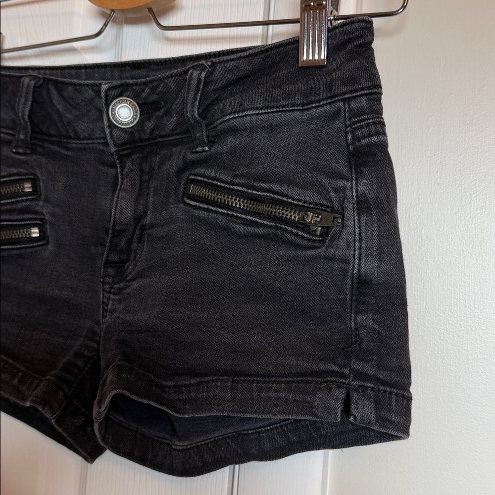 American Eagle Black Jean Shorts with Zipper Details - Picture 3 of 6